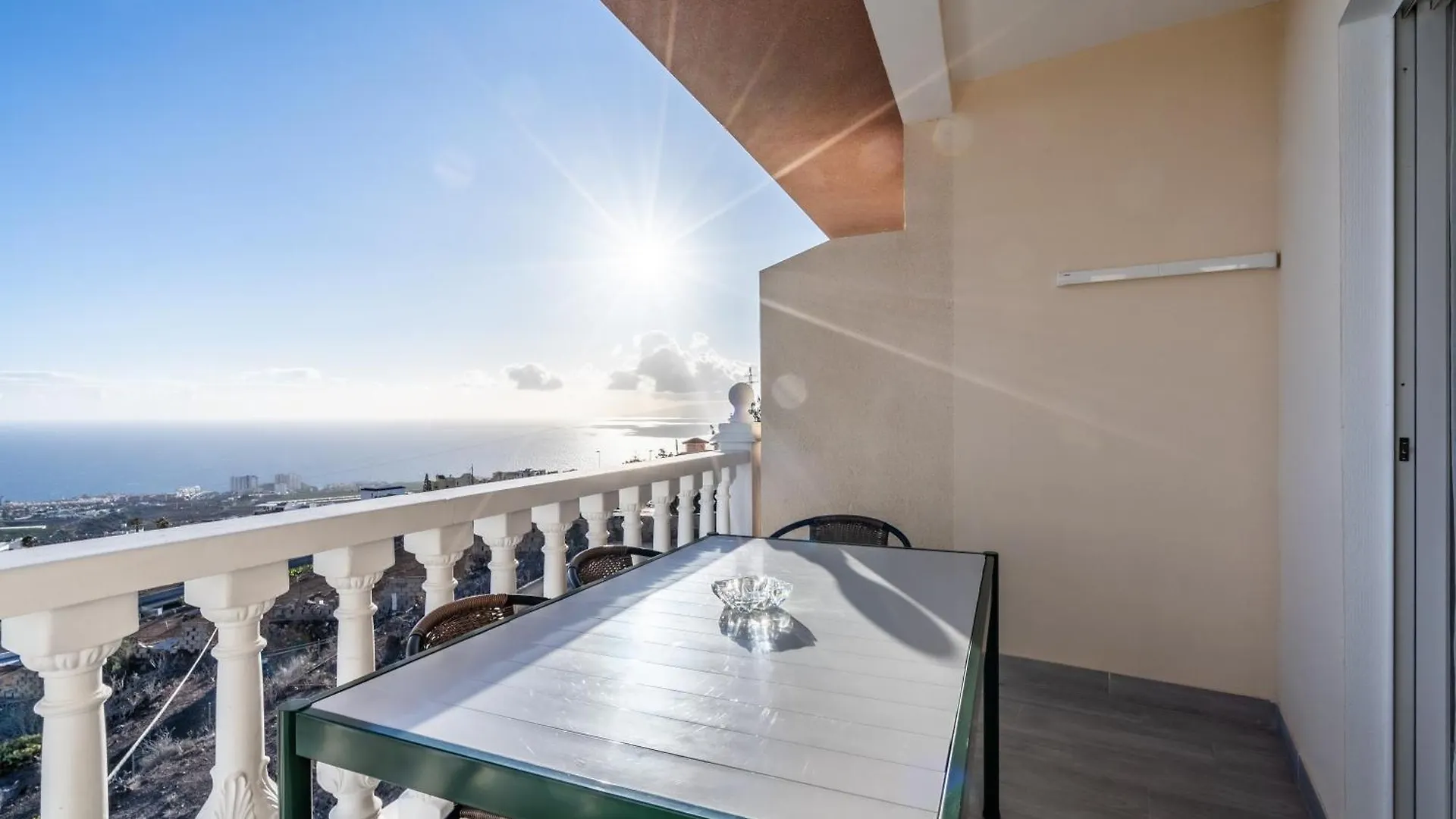 Los Menores Sea View 阿德耶 西班牙