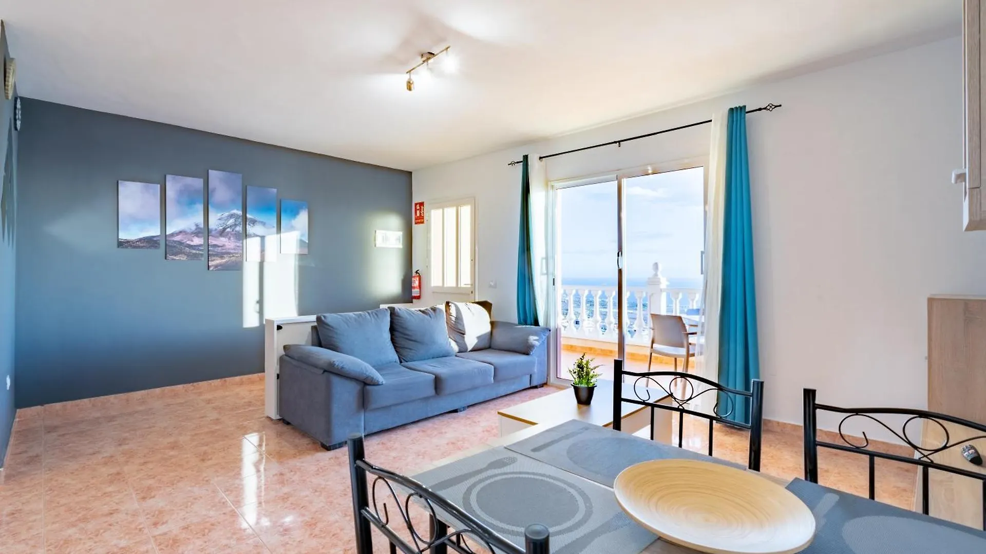 אדחה Los Menores Sea View 0*,  ספרד