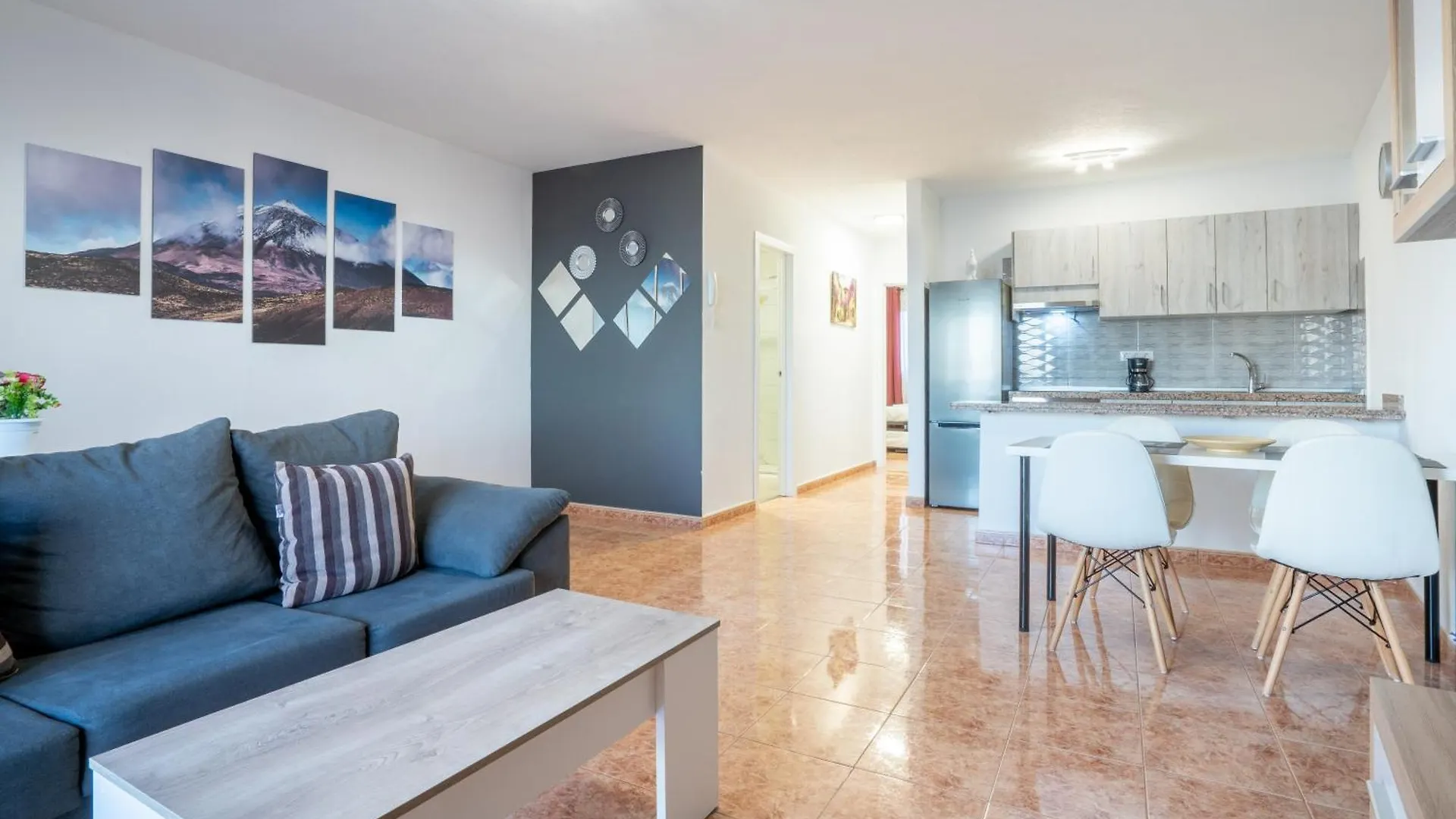 אדחה Los Menores Sea View 0*,  ספרד
